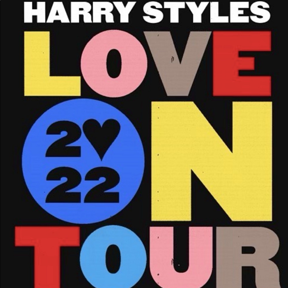 Official Merch Harry Styles Love on Tour 2022 keychain.
